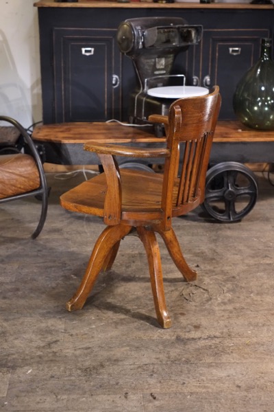 fauteuil de bureau US ancien en chene